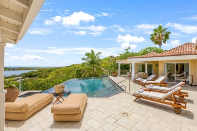 Luxury Villa Photo #7