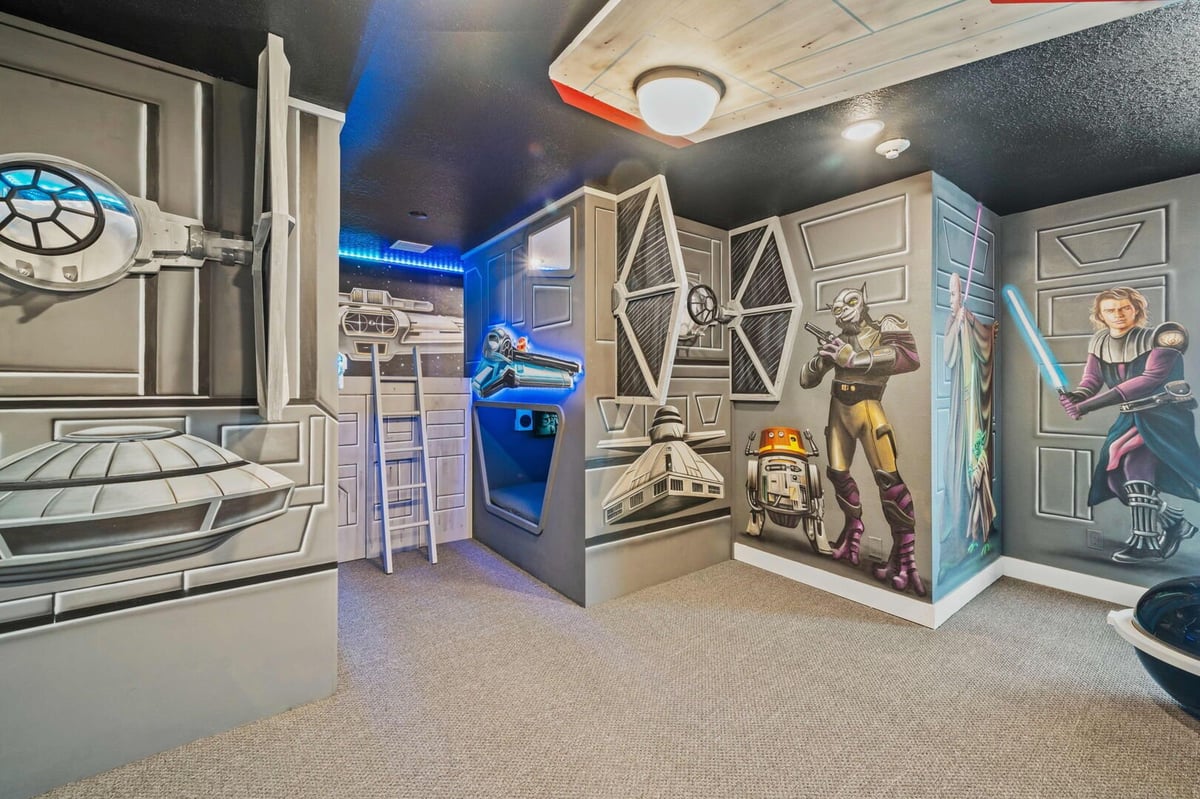 Adventure Galaxy Lodge