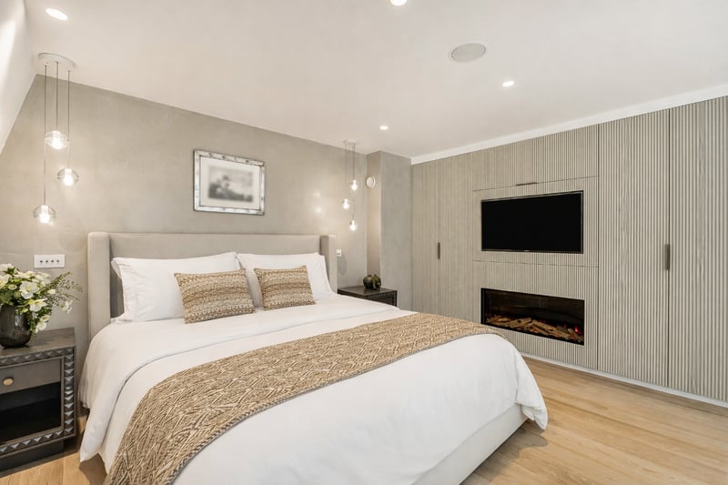 Pindock Mews