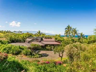 Luxury Villa Photo #6