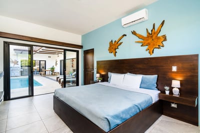 Luxury Villa Photo #17