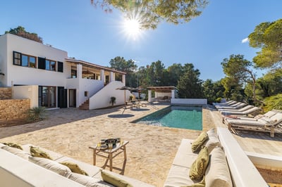 Luxury Villa Photo #4