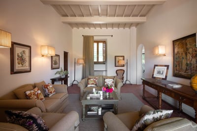 Luxury Villa Photo #7