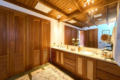 Luxury Villa Photo #60