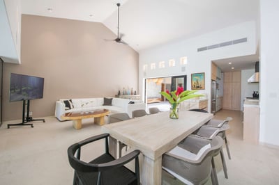 Luxury Villa Photo #11