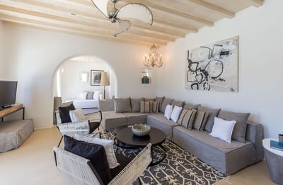 Luxury Villa Photo #25
