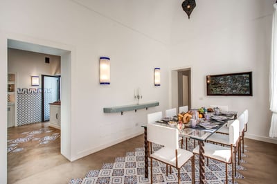 Luxury Villa Photo #10