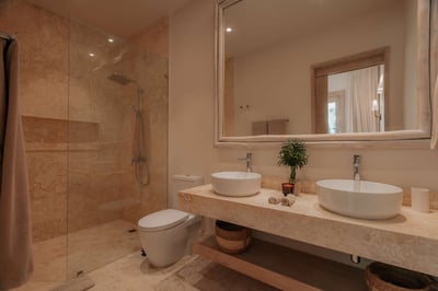 Luxury Villa Photo #41