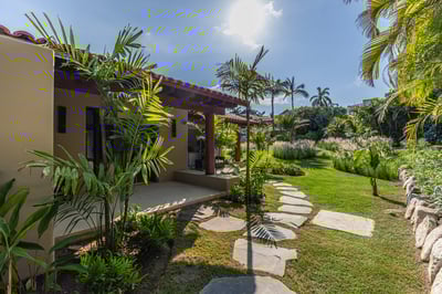 Luxury Villa Photo #24