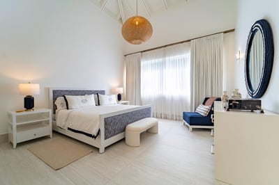 Luxury Villa Photo #23