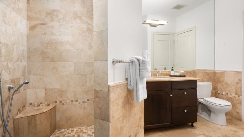 2 BDM Oceanfront Suite at Windsong Resort