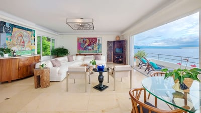 Luxury Villa Photo #18