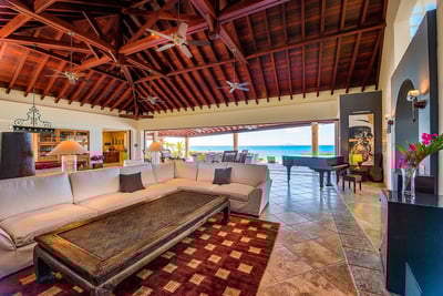 Luxury Villa Photo #32