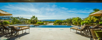 Luxury Villa Photo #8