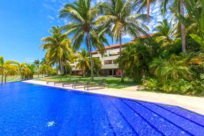 Luxury Villa Photo #24