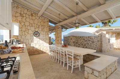 Luxury Villa Photo #19