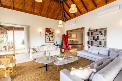 Luxury Villa Photo #11
