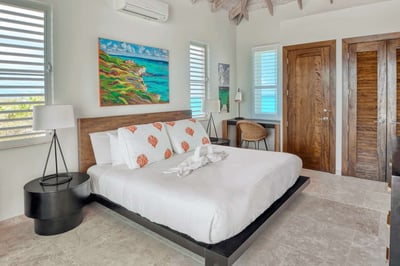 Luxury Villa Photo #13