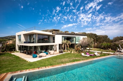 Luxury Villa Photo #6