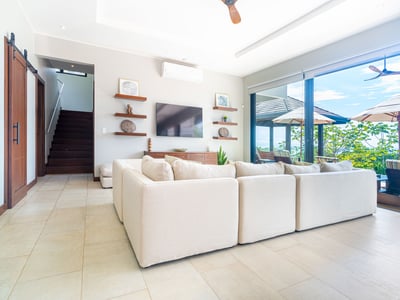 Luxury Villa Photo #17