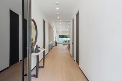Luxury Villa Photo #12