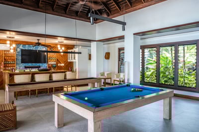 Luxury Villa Photo #6