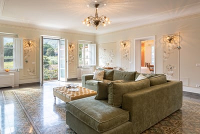 Luxury Villa Photo #23