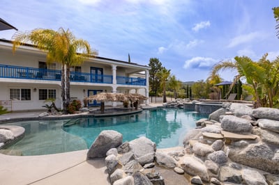 Luxury Villa Photo #3