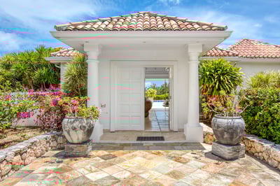 Luxury Villa Photo #30