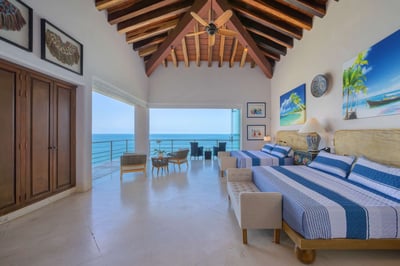 Luxury Villa Photo #44