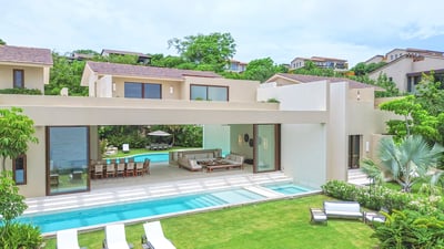 Luxury Villa Photo #2