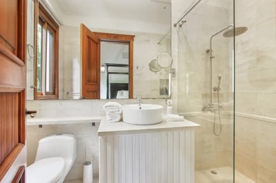 Luxury Villa Photo #37