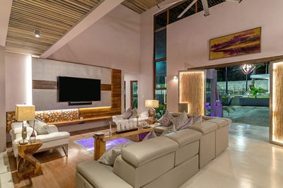 Luxury Villa Photo #25