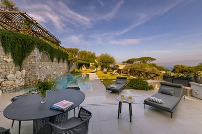 Luxury Villa Photo #9