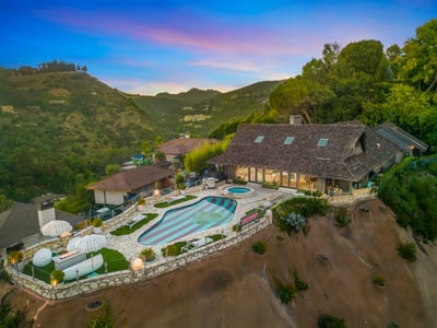 Luxury Villa Photo #2