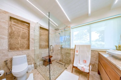Luxury Villa Photo #24