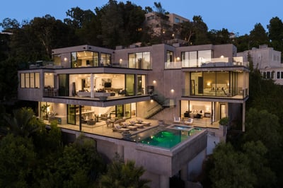 Luxury Villa Photo #3