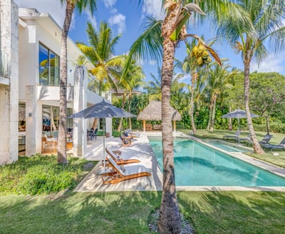 Luxury Villa Photo #9