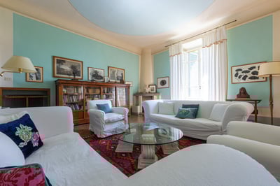 Luxury Villa Photo #12