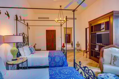 Luxury Villa Photo #32