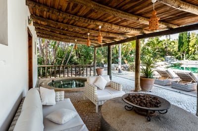 Luxury Villa Photo #9