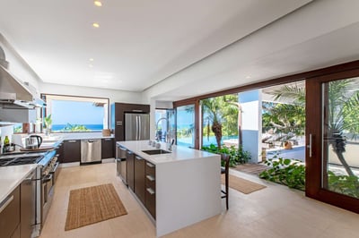 Luxury Villa Photo #17