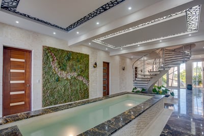 Luxury Villa Photo #36