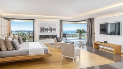 Luxury Villa Photo #19