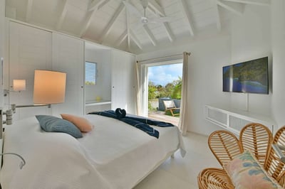 Luxury Villa Photo #17