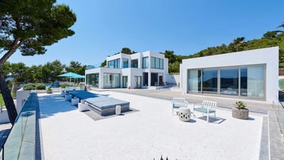 Luxury Villa Photo #6