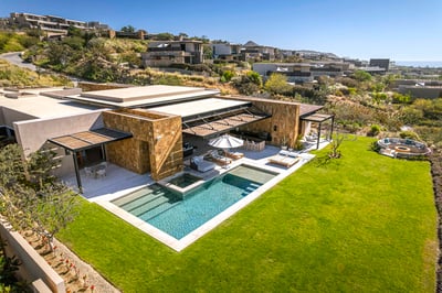 Luxury Villa Photo #2