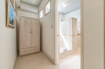 Luxury Villa Photo #34