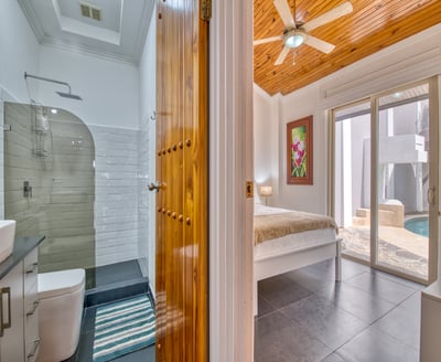 Luxury Villa Photo #36