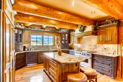 Gourmet kitchen
